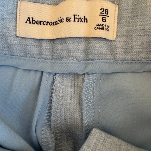 Abercrombie and Fitch A&F Sloane Tailored Short in blue size 6 - Picture 4 of 4